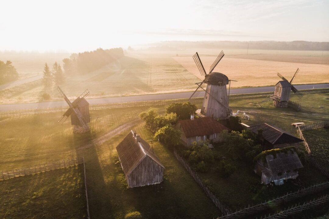 Visit Saaremaa - Angla tuulikud