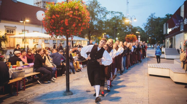 Visit Saaremaa - Kuressaare Street Picnic - photo