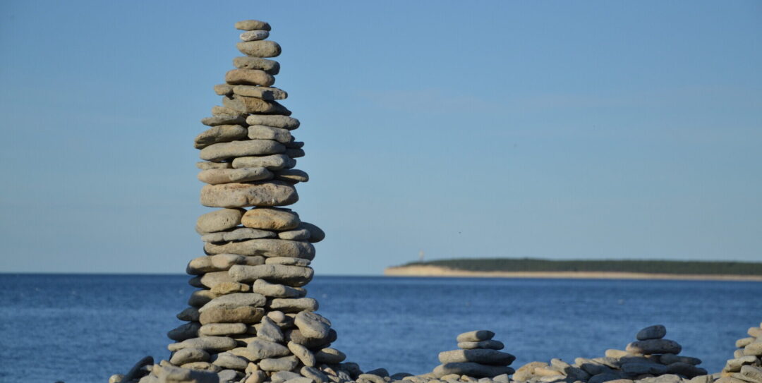 Visit Saaremaa - Kivitorn rannas - loodusfoto