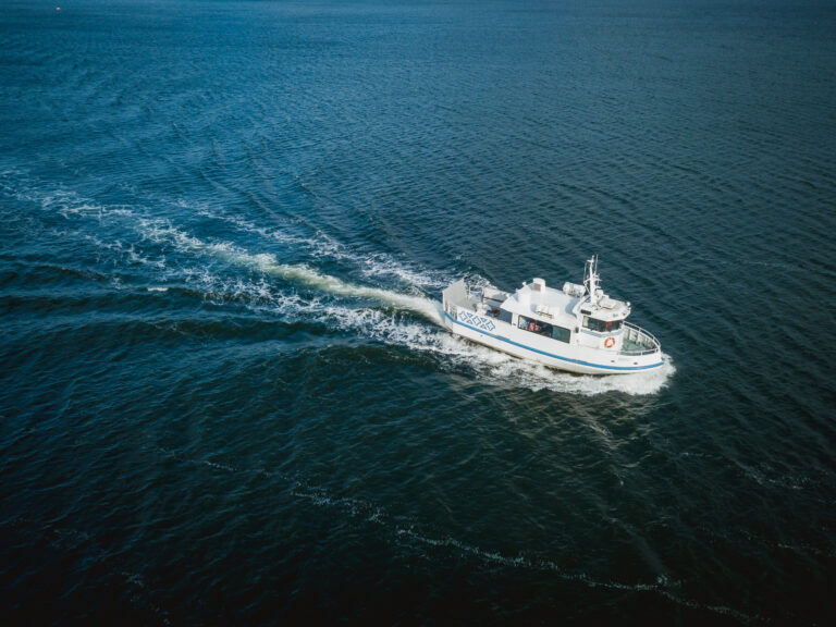 Visit Saaremaa - Saarte vaheline liinilaev - droonifoto